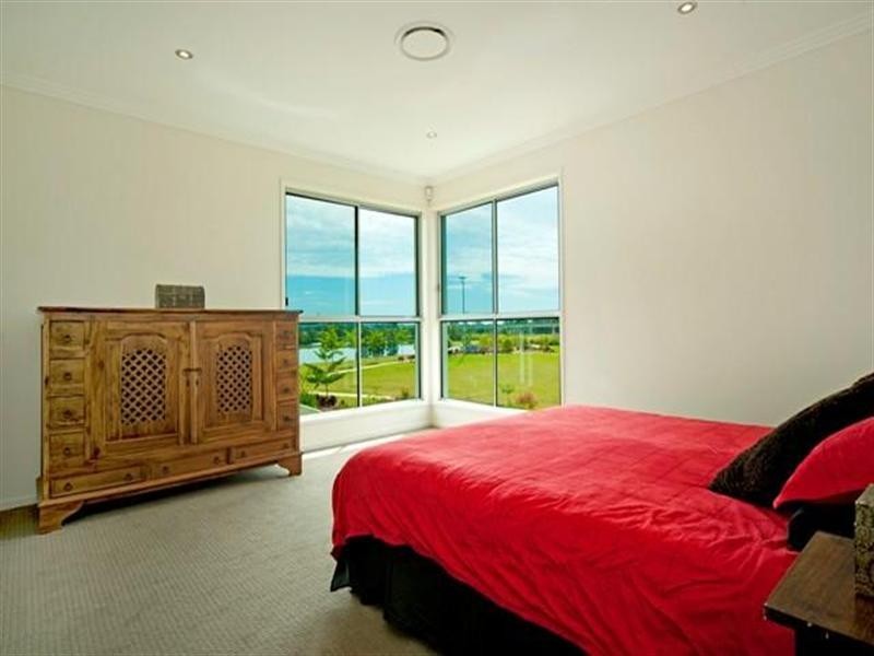 20 Fleetwood Court, Helensvale QLD 4212