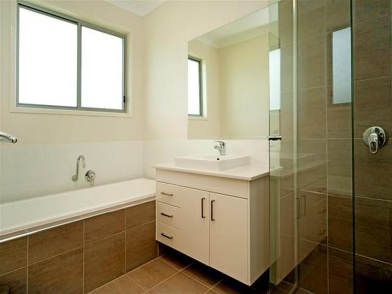 20 Fleetwood Court, Helensvale QLD 4212