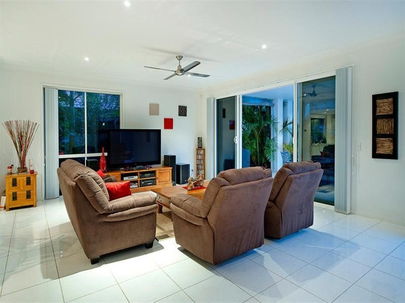 54 The Peninsula, Helensvale QLD 4212