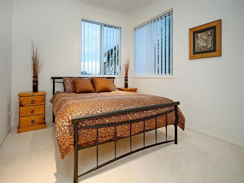 54 The Peninsula, Helensvale QLD 4212