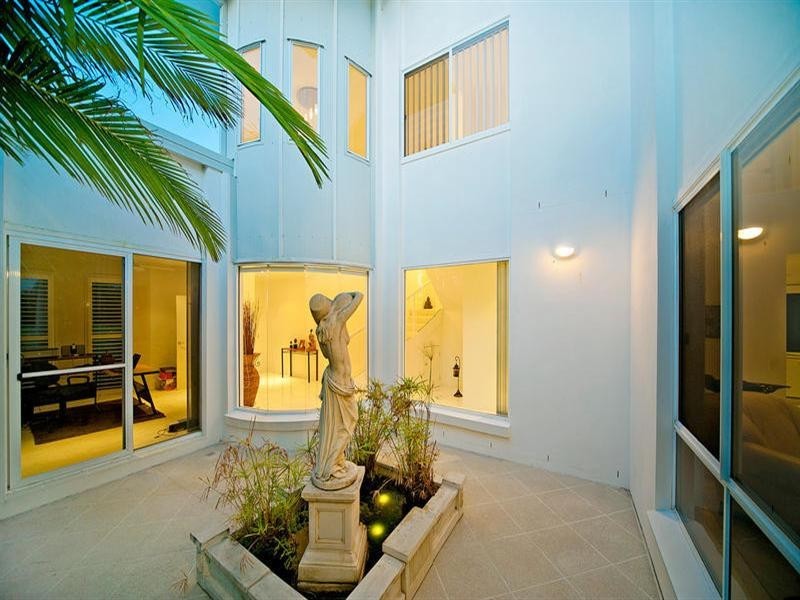 54 The Peninsula, Helensvale QLD 4212