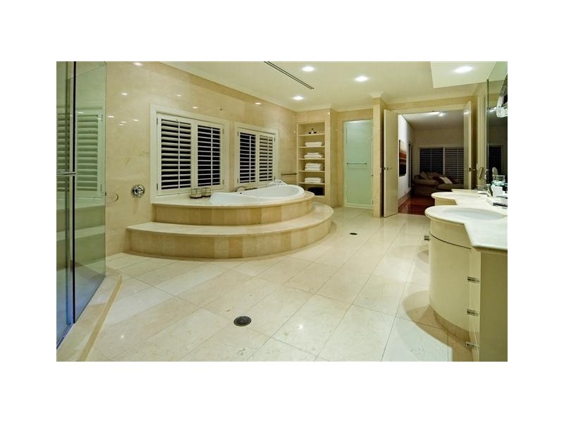 1133 Beechwood Drive, Hope Island QLD 4212