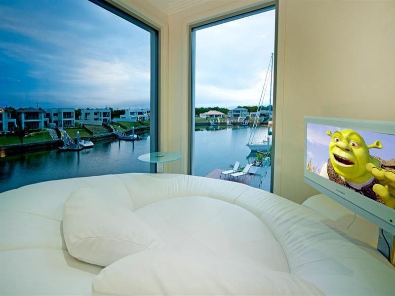 2217 Taromeo Court, Hope Island QLD 4212