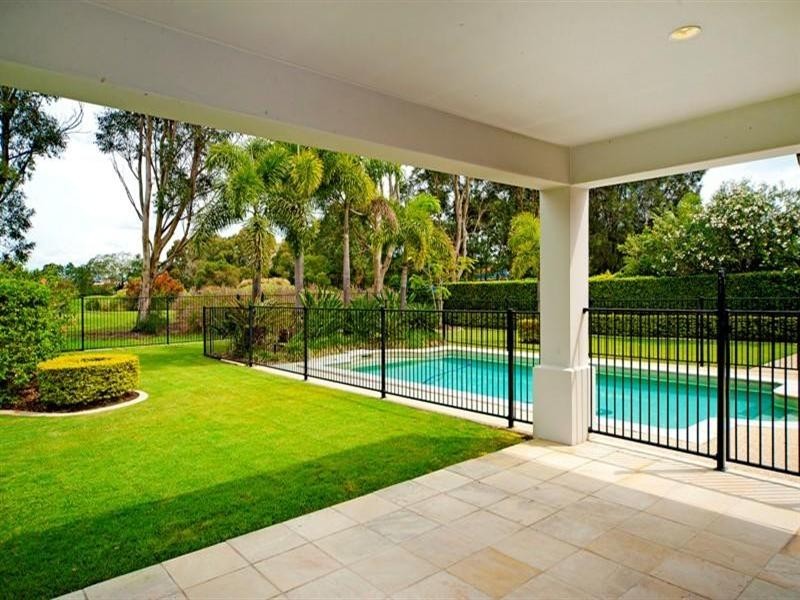 3188 Riverleigh Drive, Hope Island QLD 4212