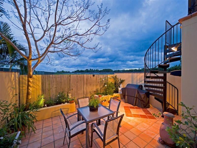 6/14 Pendraat Parade, Hope Island QLD 4212