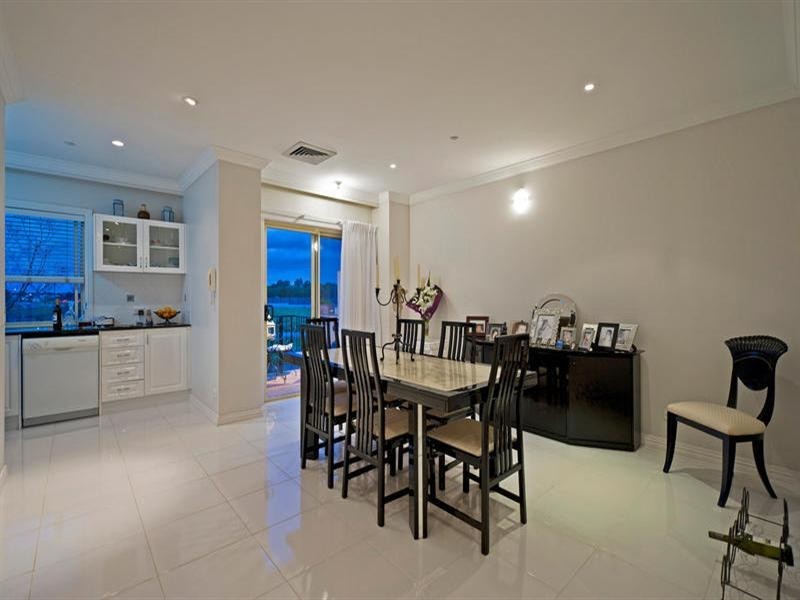 6/14 Pendraat Parade, Hope Island QLD 4212