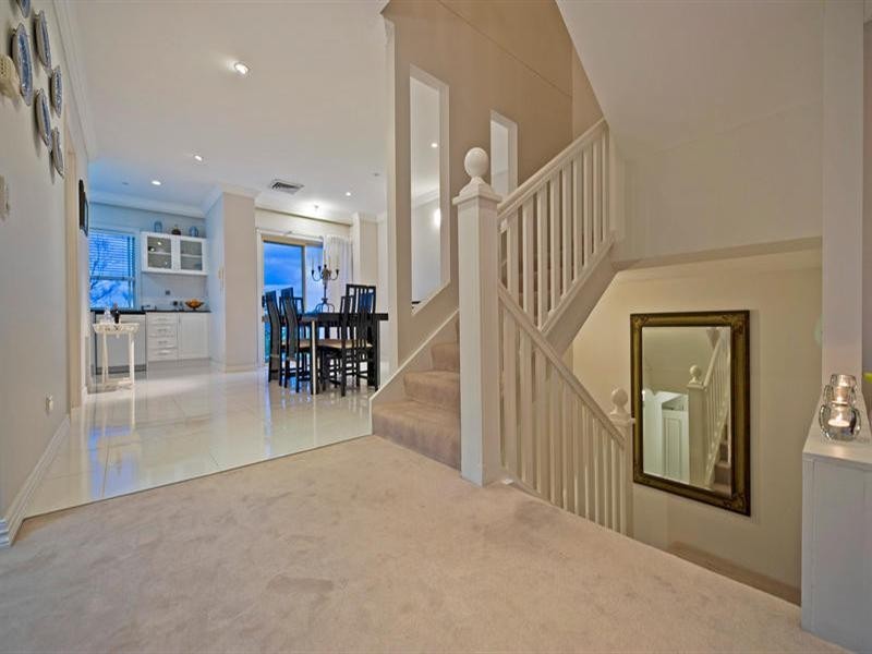 6/14 Pendraat Parade, Hope Island QLD 4212