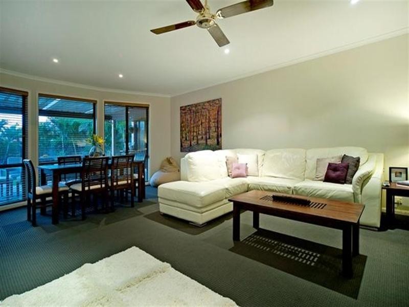 6 John Dalley Drive, Helensvale QLD 4212