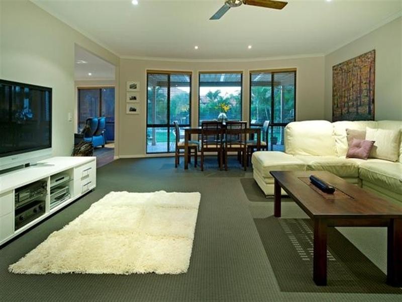 6 John Dalley Drive, Helensvale QLD 4212