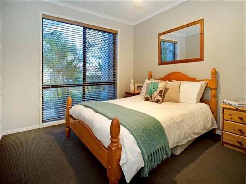 6 John Dalley Drive, Helensvale QLD 4212