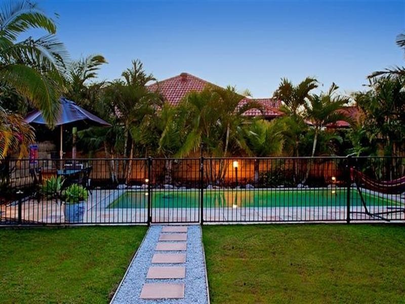 6 John Dalley Drive, Helensvale QLD 4212