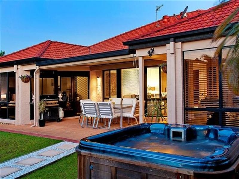 6 John Dalley Drive, Helensvale QLD 4212