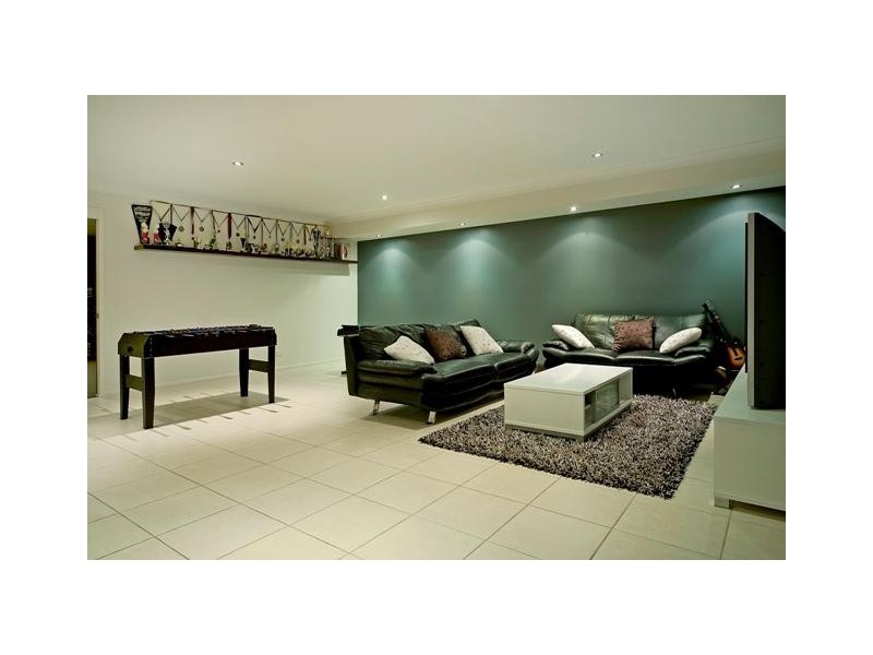 22 Eastern Court, Helensvale QLD 4212