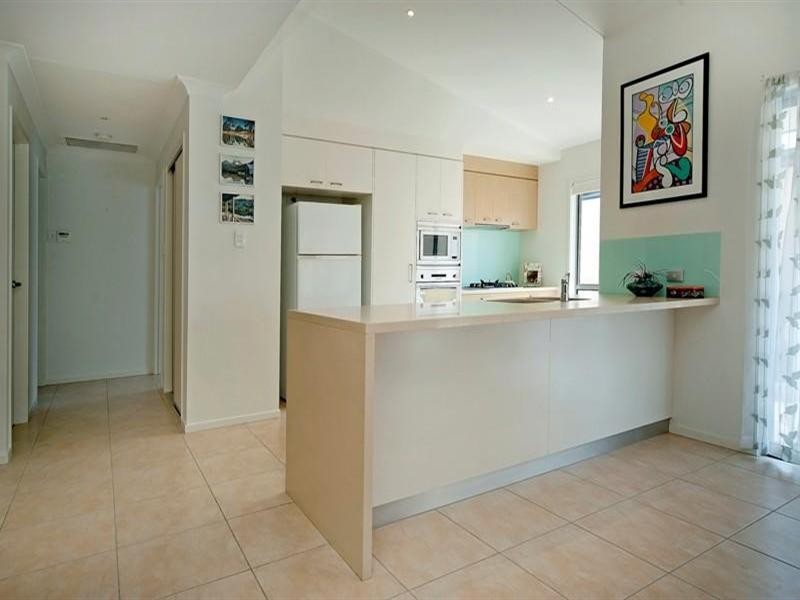42/1 Halcyon Waters, Hope Island QLD 4212