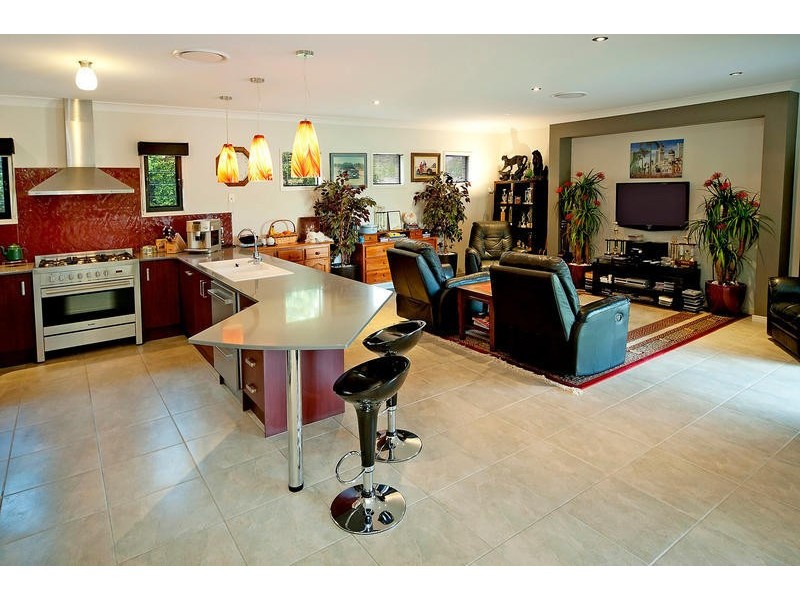 6 Essen Place, Oxenford QLD 4210