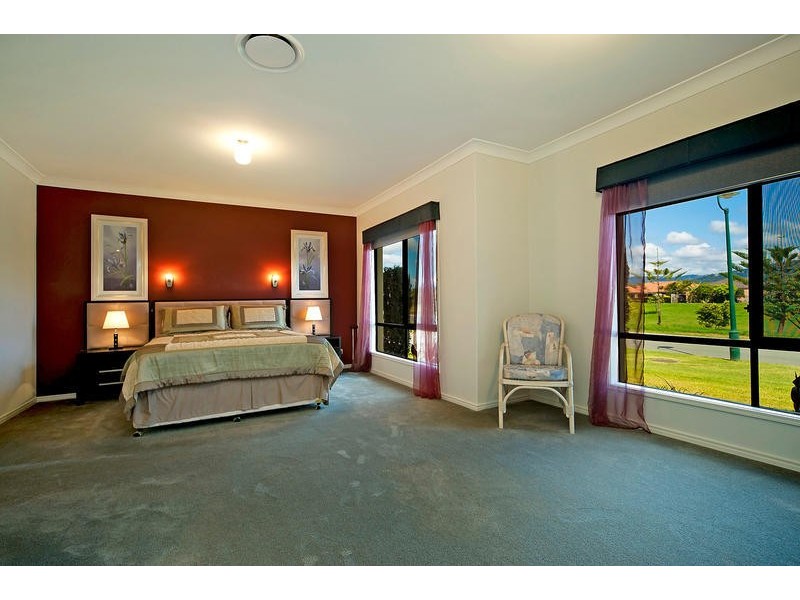 6 Essen Place, Oxenford QLD 4210