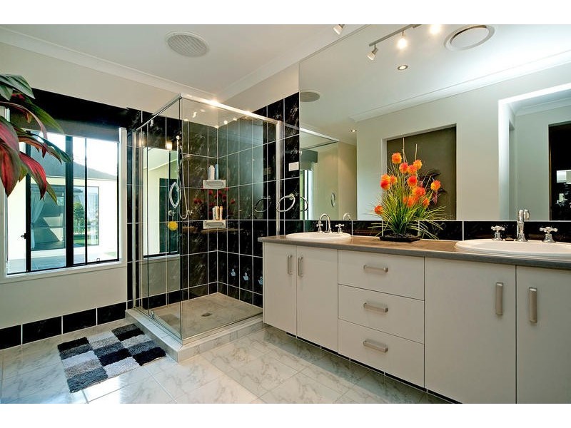 6 Essen Place, Oxenford QLD 4210