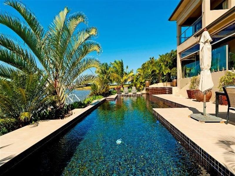 2210 Taromeo Court, Hope Island QLD 4212