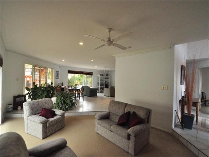 167 Monterey Keys Drive, Helensvale QLD 4212