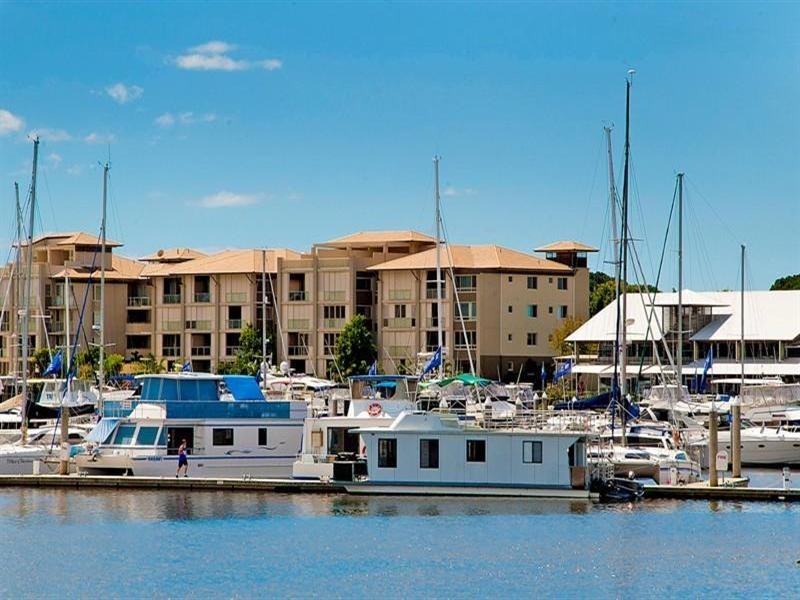 2215 Taromeo Court, Hope Island QLD 4212