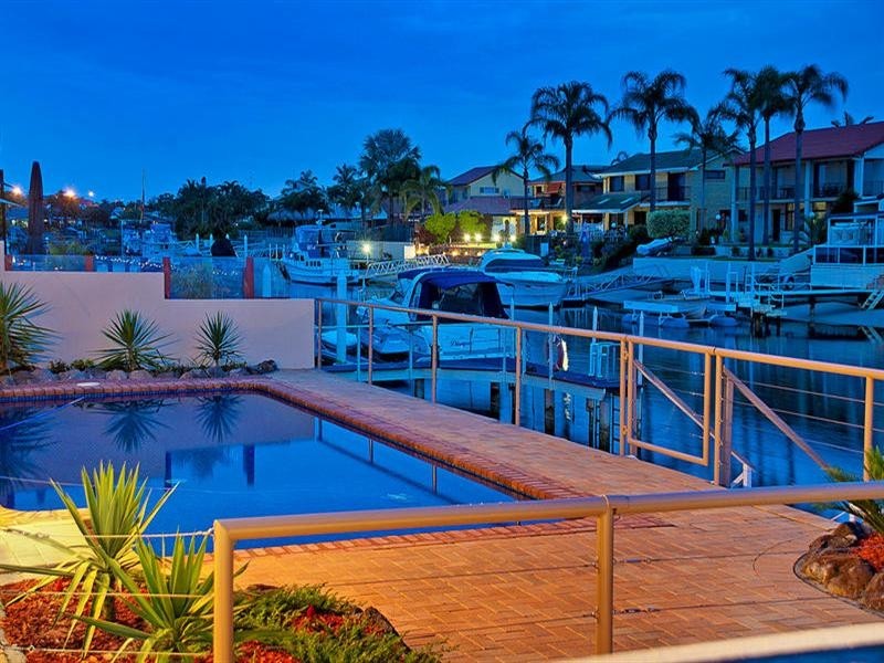 42 Oxley Drive, Paradise Point QLD 4216