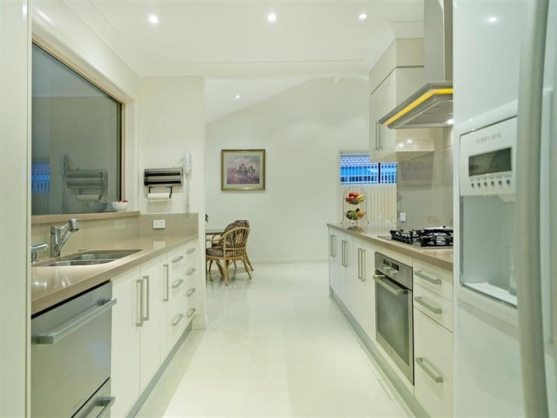 42 Oxley Drive, Paradise Point QLD 4216