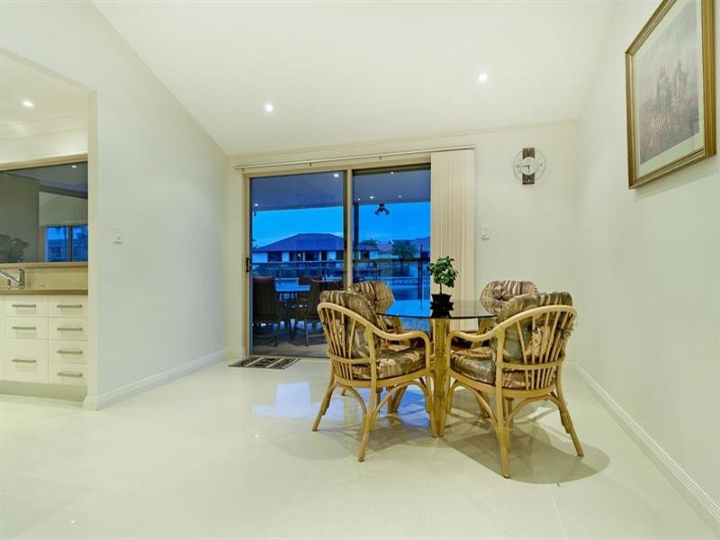 42 Oxley Drive, Paradise Point QLD 4216