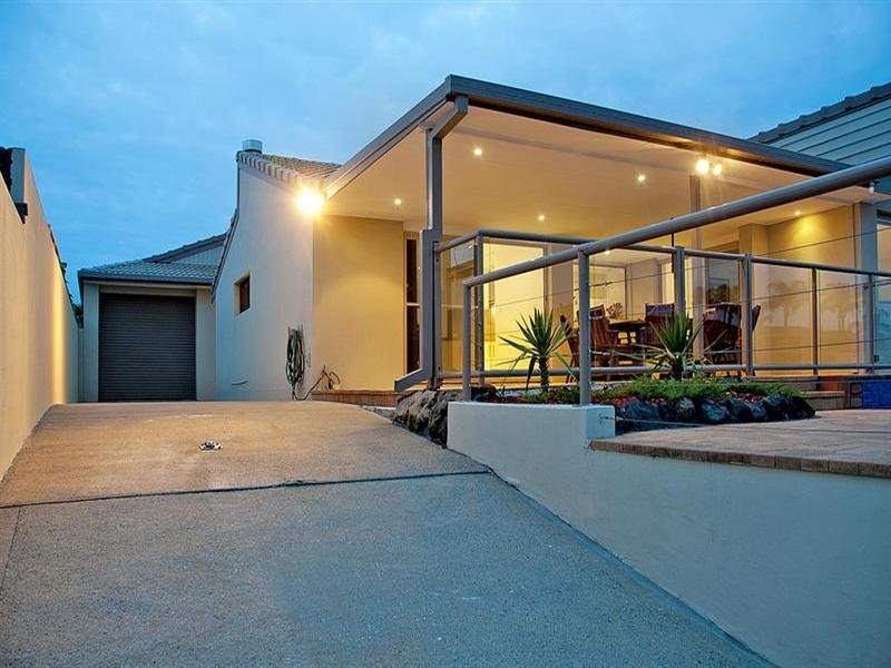 42 Oxley Drive, Paradise Point QLD 4216