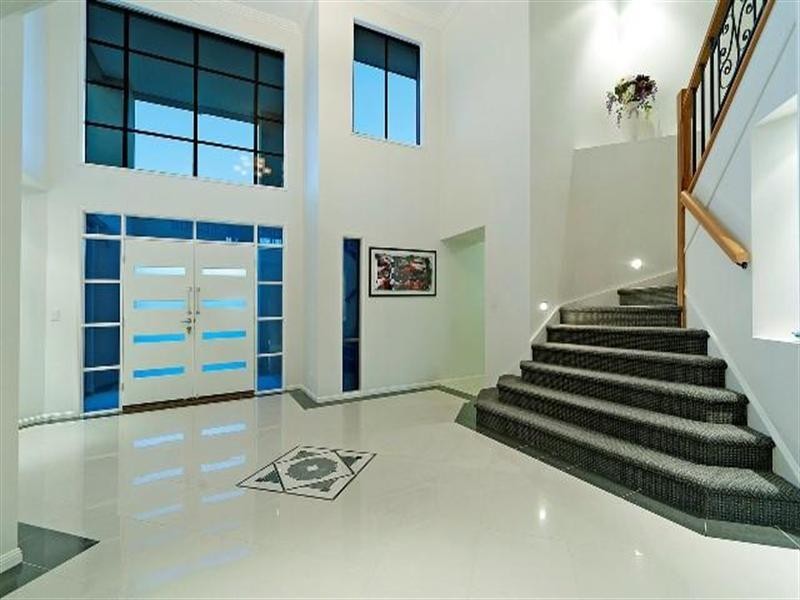 8 Pipers Point, Oyster Cove, Hope Island QLD 4212