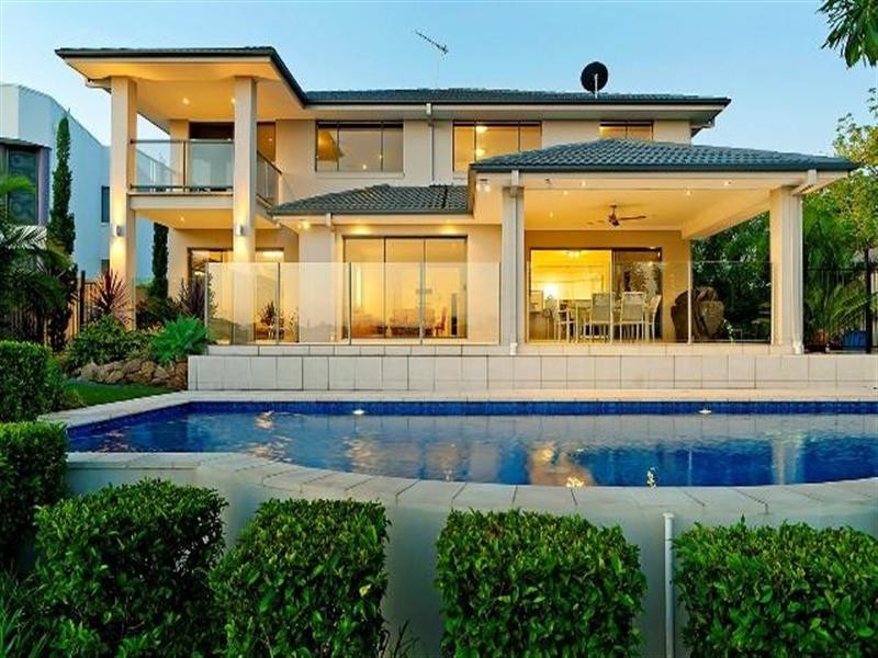 8 Pipers Point, Oyster Cove, Hope Island QLD 4212