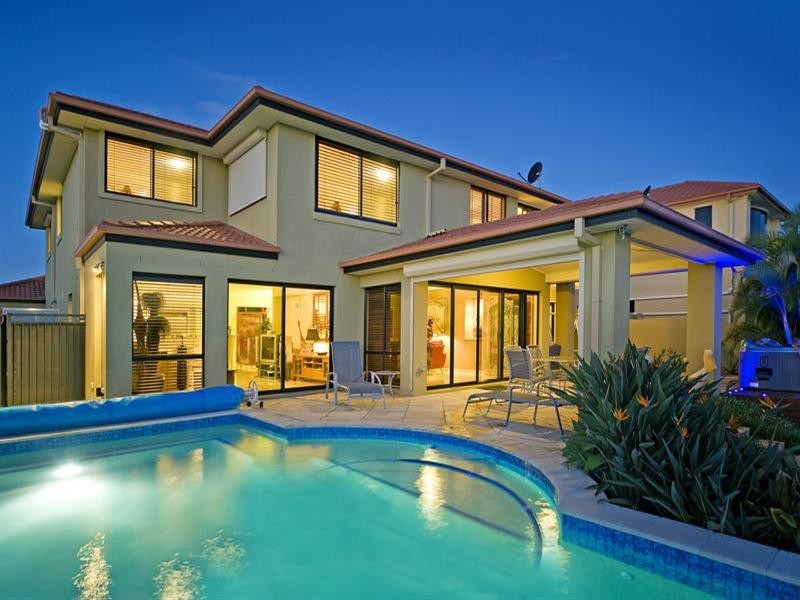 16 Windchimes Way, Oyster Cove, Hope Island QLD 4212