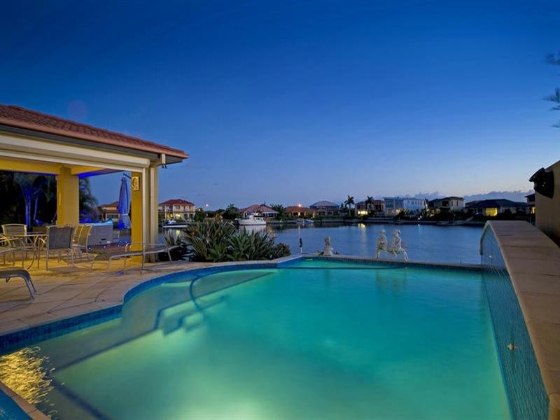 16 Windchimes Way, Oyster Cove, Hope Island QLD 4212