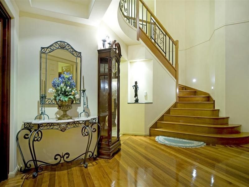 16 Windchimes Way, Oyster Cove, Hope Island QLD 4212