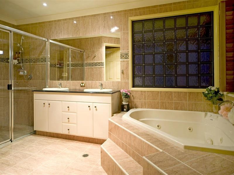 16 Windchimes Way, Oyster Cove, Hope Island QLD 4212