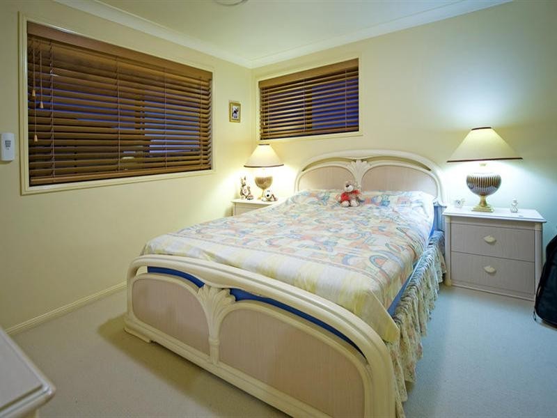 16 Windchimes Way, Oyster Cove, Hope Island QLD 4212