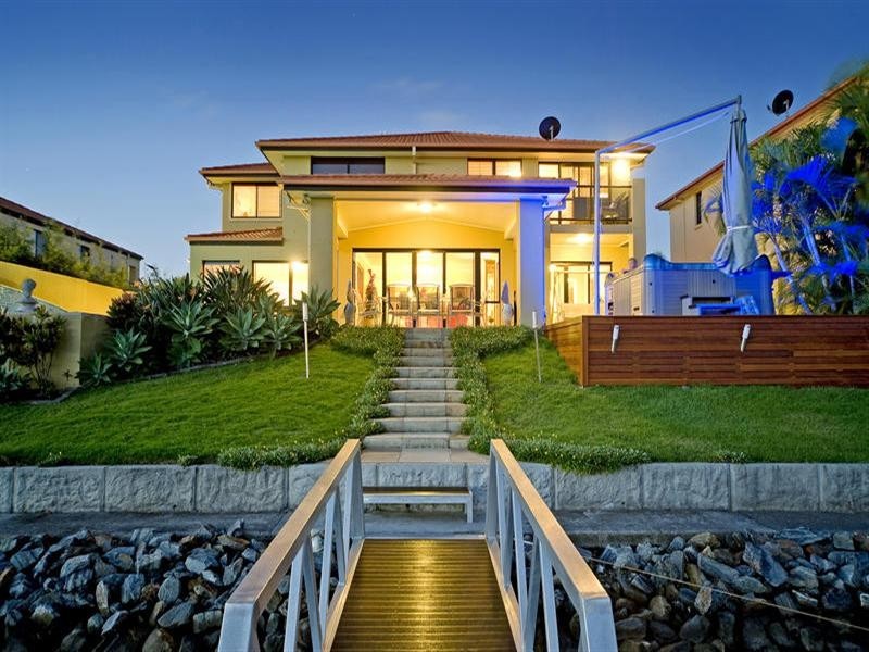 16 Windchimes Way, Oyster Cove, Hope Island QLD 4212