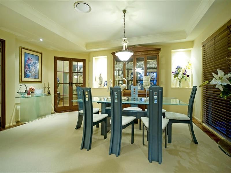 16 Windchimes Way, Oyster Cove, Hope Island QLD 4212