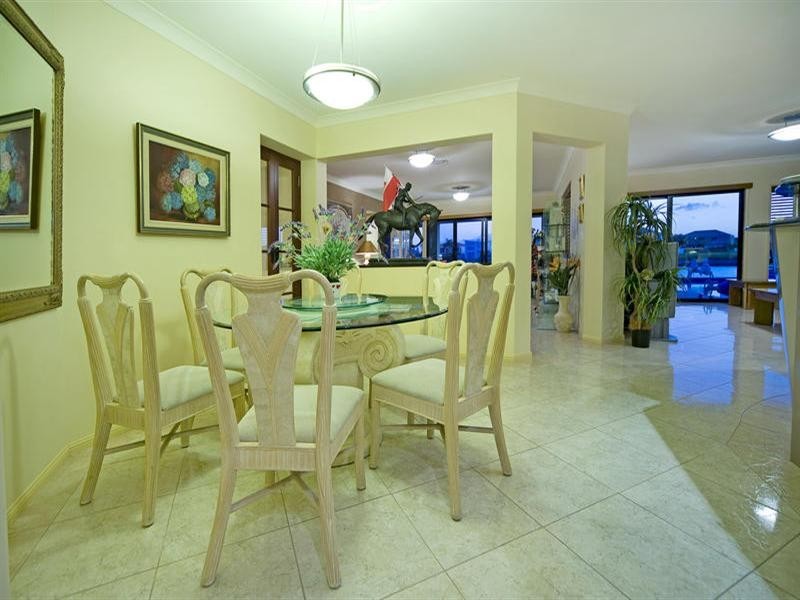 16 Windchimes Way, Oyster Cove, Hope Island QLD 4212