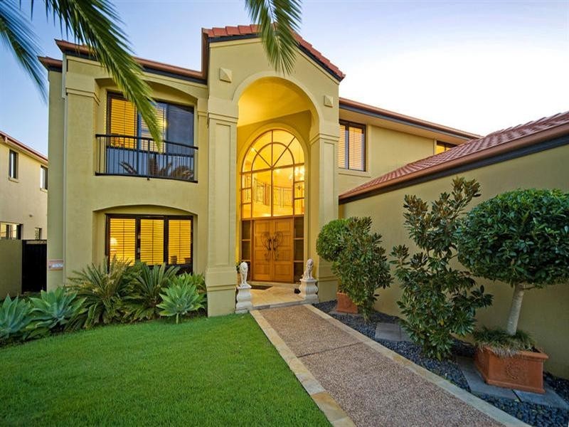 16 Windchimes Way, Oyster Cove, Hope Island QLD 4212