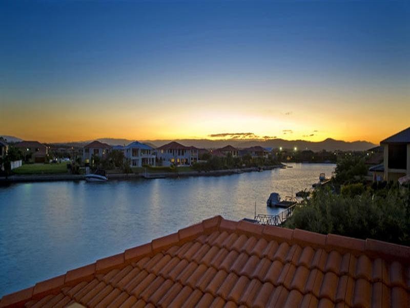 16 Windchimes Way, Oyster Cove, Hope Island QLD 4212