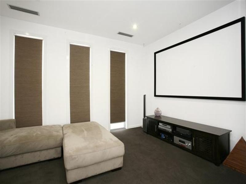 34 Quayside Drive, Helensvale QLD 4212