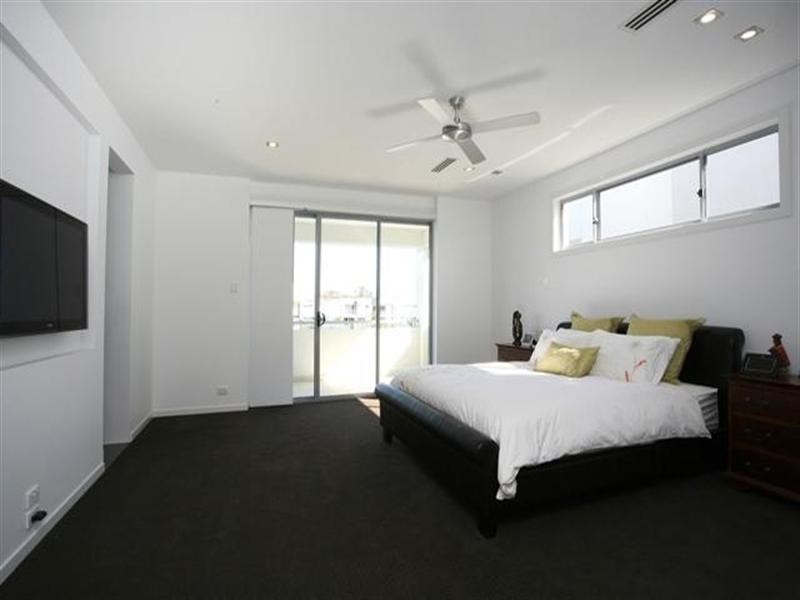 34 Quayside Drive, Helensvale QLD 4212