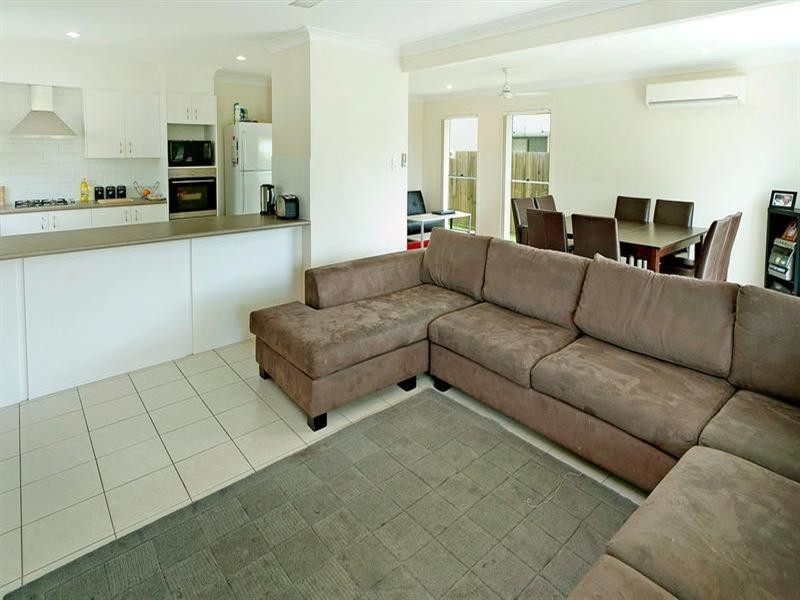 27 Seagreen Drive, Coomera QLD 4209