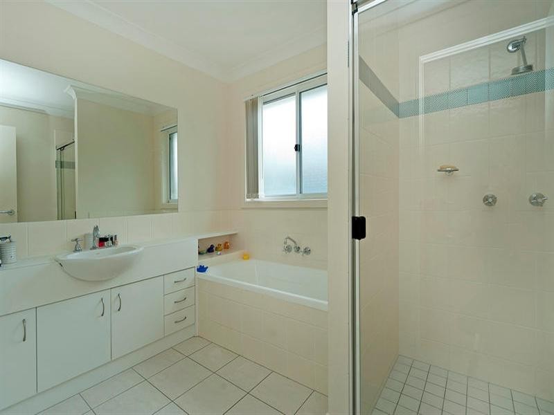 27 Seagreen Drive, Coomera QLD 4209
