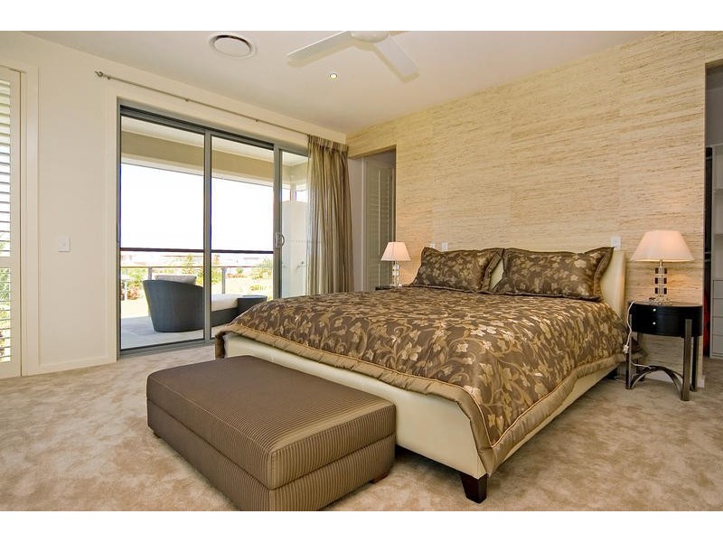 2524 Gracemere Circuit North, Hope Island QLD 4212