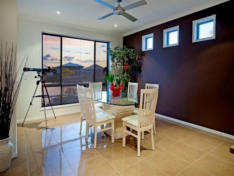 30 Parkview Place, Hope Island QLD 4212