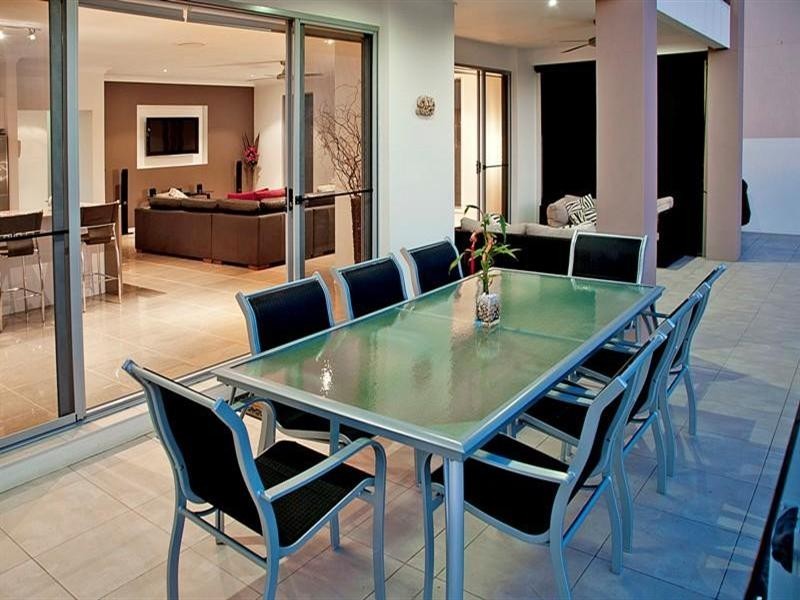 30 Parkview Place, Hope Island QLD 4212