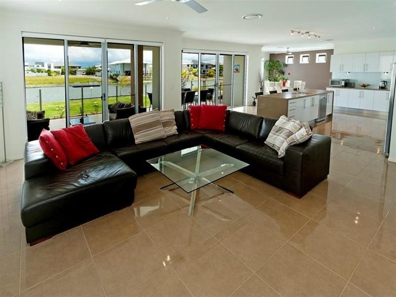 30 Parkview Place, Hope Island QLD 4212