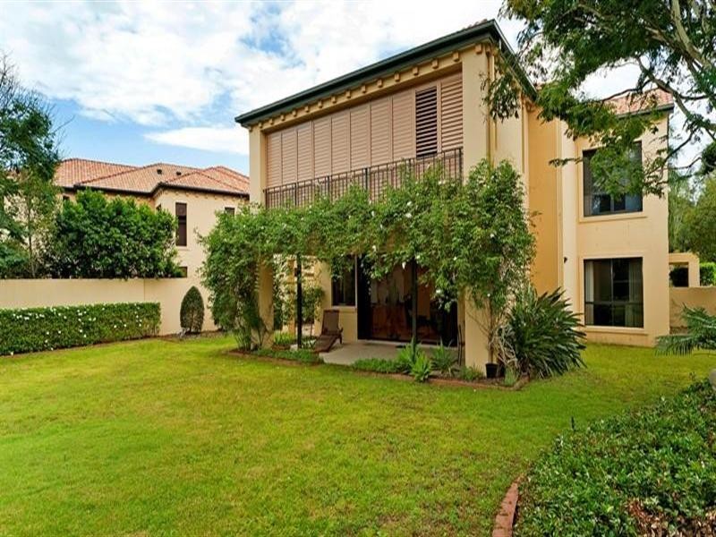 3202 The Palladian Drive, Hope Island QLD 4212