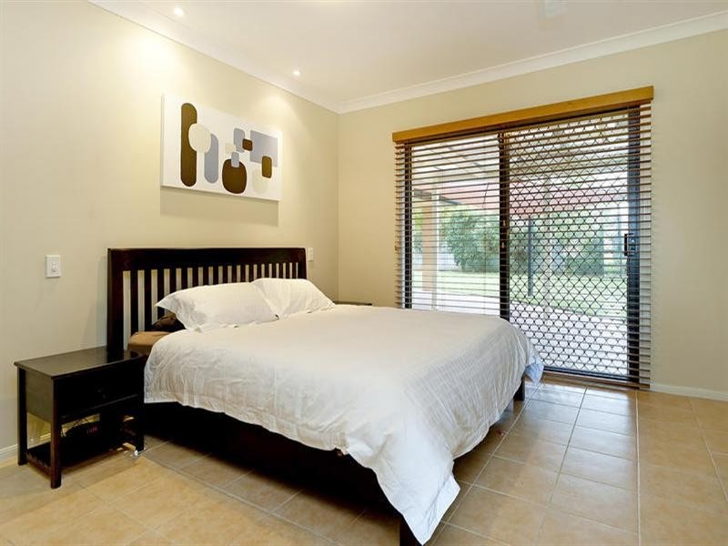 87 Monterey Keys Drive, Helensvale QLD 4212